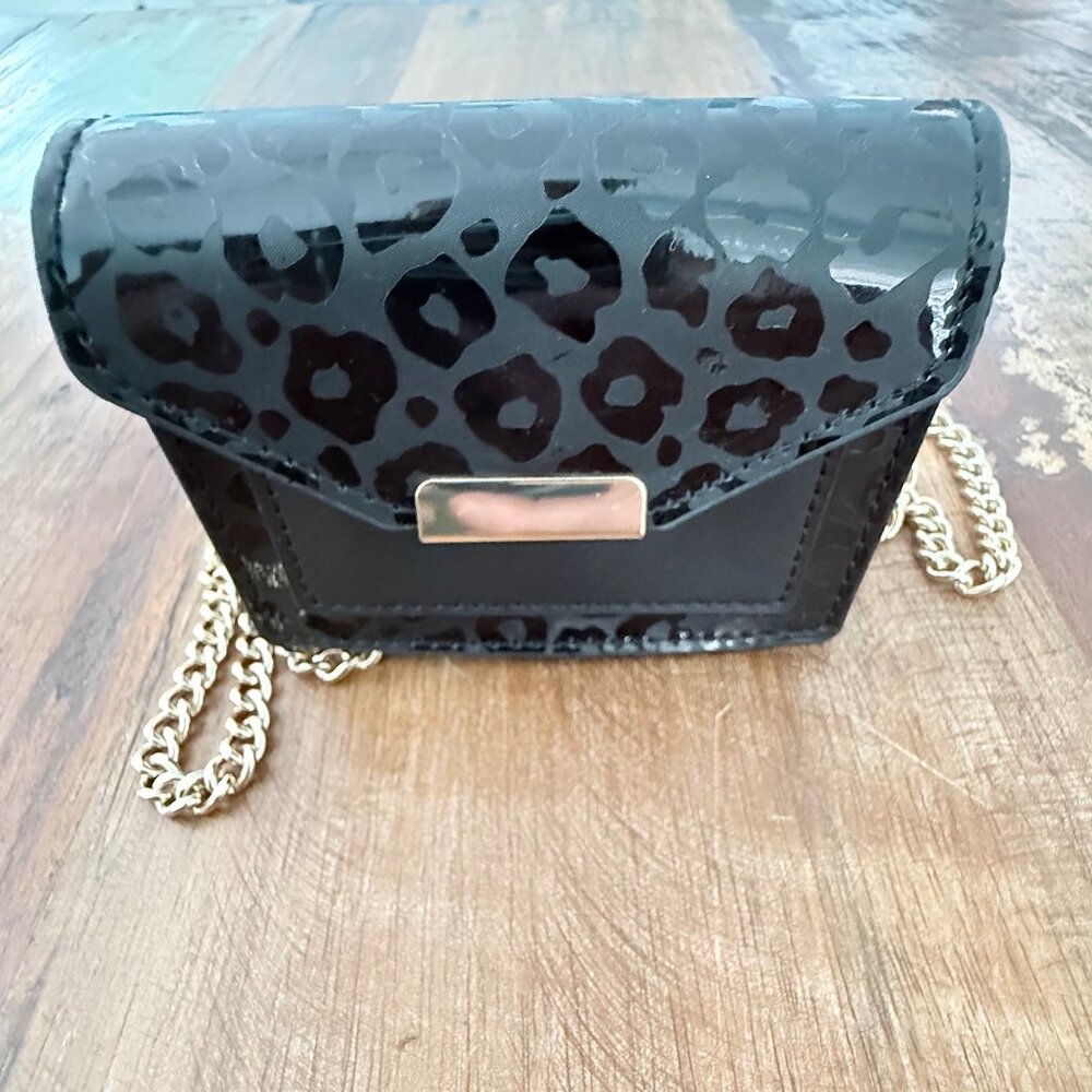 NWOT Forever 21 Black Mini Crossover Adjustable Strap Bag‎